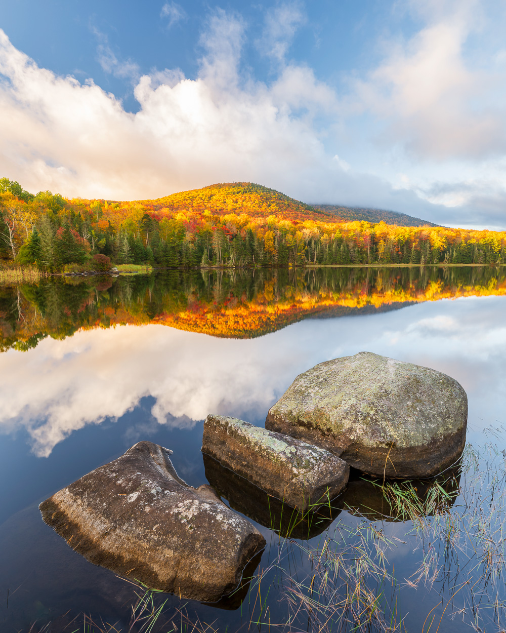 MAB-20241003-VT-GRONT-POND-AUTUMN-SUNRISE-ROCKS-2542.jpg